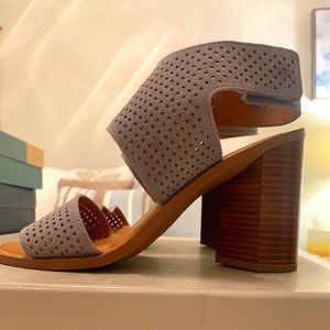 Franco Sarto Delores Grey Suede Chunky Heel Sandal